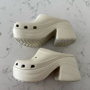 Crocs Siren Clog in Bone Color